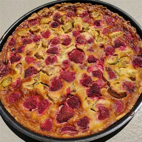 Tarte A La Rhubarbe Et Fraises