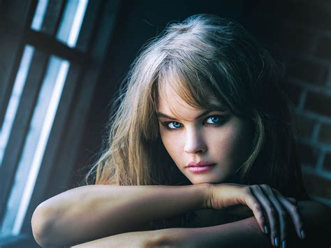 Long Haired Anastasiya Scheglova Russian Blonde Model Girl Wallpaper 055 1600x1200 Wallpaper