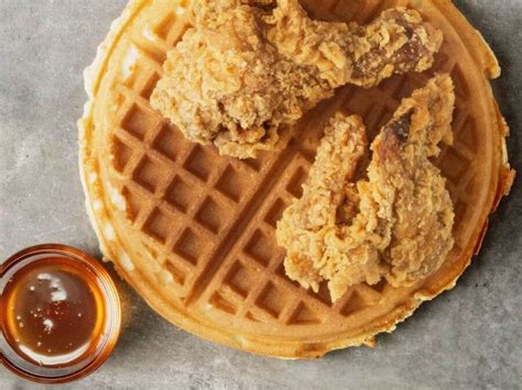20 Foods That You Must Try In New York City By A Native New Yorker Food Chicken And Waffles