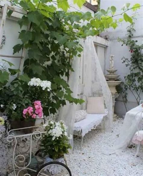 As it's a shabby chic effect, it really doesn't matter too much if you can see some brush strokes. How to make a shabby chic garden with matching decoration ...
