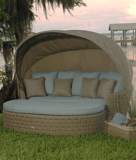 Made with aluminum frames woven with all weather synthetic wicker. An Elegantly Luxurious Outdoor Daybed with Canopy ...