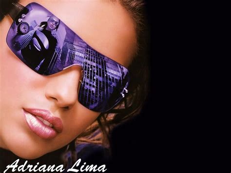 Adriana Lima Wearing Sunglasses Celebrity Sunglasses Purple Sunglasses Beautiful Sunglasses