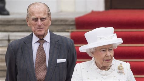 Koningin Elizabeth Voelt Enorme Leegte Na Dood Echtgenoot Philip