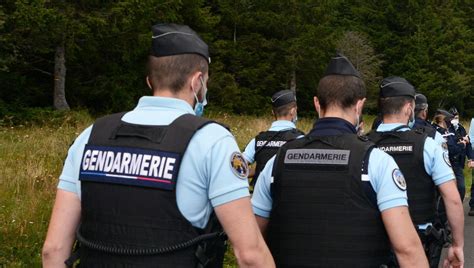 la gendarmerie nationale lance une campagne de recrutement pour recruter plus de 10 000