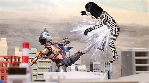 The giga thrust and riser beam. S.H. Figuarts Ultraman Geed Ultimate Final