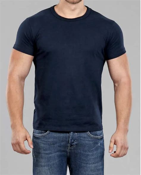 6 Best T Shirts For Muscular Men 2021 Guide The Modest Man