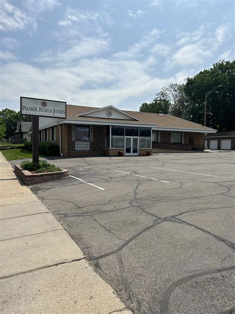 Lansing Chapel | Palmer Bush & Jensen Family Funeral Homes