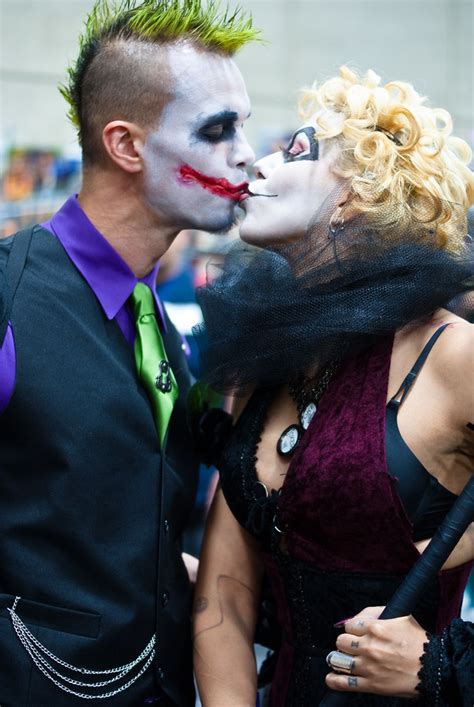 Harley Quinn Kissing The Joker Comic Con International