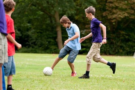 дети играют в футбол — конкурс Футбол — Фотоконкурсру