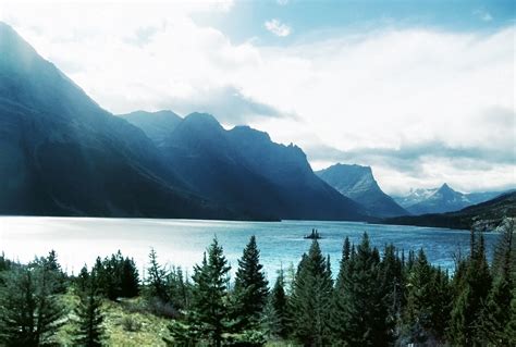 Saint Mary Lake Lake In Montana Thousand Wonders