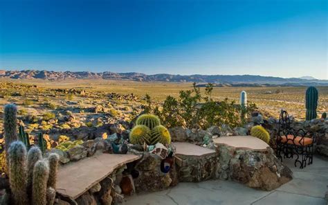 Incredible Joshua Tree Home On 225 Acres Asks 45m Curbed Desert Landscaping Garden