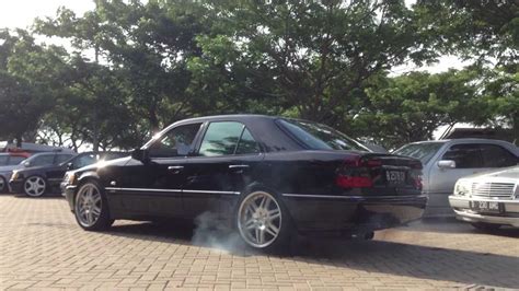 You can store up to 10,000 songs on a 32gb sd card and play them directly from the command. W202 Burnout!!! BRABUS K3 'Abe' MB W202 Club Indonesia - YouTube