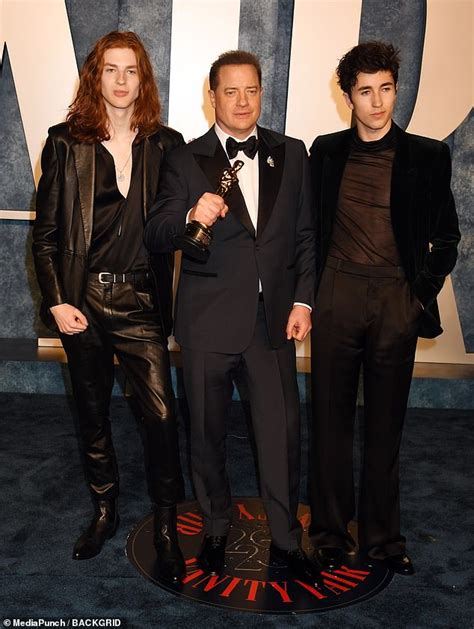Brendan Fraser Celebrates His First Ever Oscars Win With His Sons Holden 18 And Leland 16 As