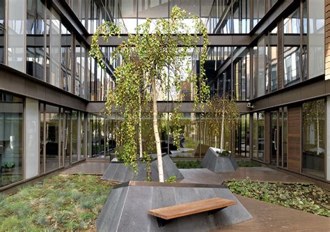 Courtyard Between Office Buildings Courtyard Gardens Design