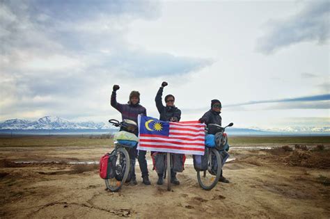 Secara keseluruhannya imej korea selatan bertukar dari negara mundur, tanah bumi yang gersang, cuaca sejuk ekstrim yang panjang, miskin dan selalu. Redah Cuaca Sejuk Beku Dan Gunung Ganang, Pemuda Ini Dan ...