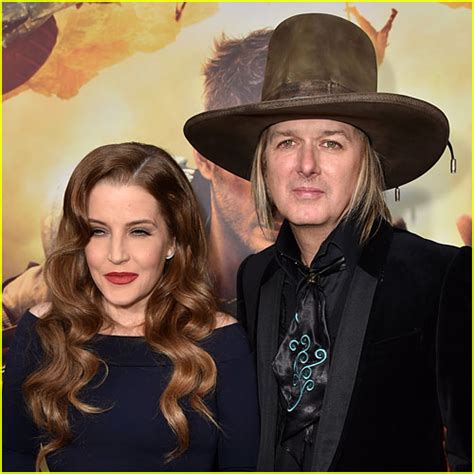 Lisa Marie Presley Was Married Four Times Heres What She Said About All Of Her Ex Husbands