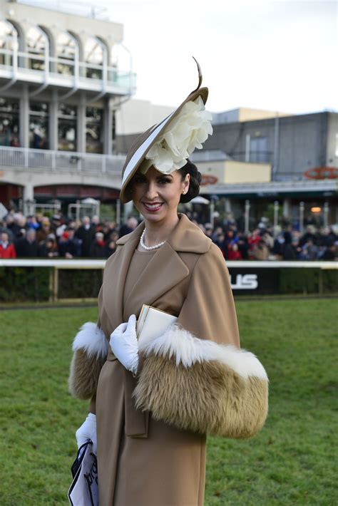 Pin By Therese On Christmas Ladies Day Race Day Fashion Derby Attire