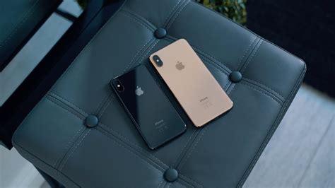 Iphone Xs Vs Iphone Xs Max Space Grey And Gold Youtube