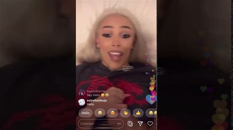 Doja Cat Uses Her Feet To Hold Her Phone On Instagram Live Youtube