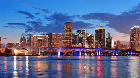 Miami Skyline Wallpaper Wallpapersafari