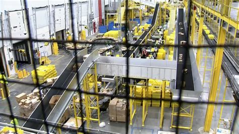 Behind The Scenes Amazon Robotics Fulfillment Center Charlotte