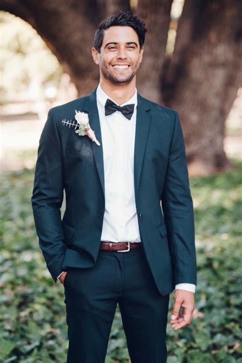 Pour faire simple et beau, quoi de mieux qu'un ensemble costume mariage homme nœud papillon ? Costume marié 2018 - 80 looks de marié tendance - OBSiGeN