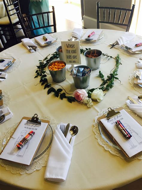 Wedding kids table | Kid table, Kids table wedding, Wedding with kids