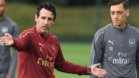 Ian Wright Arsenal Manager Unai Emery Not Afraid Drop Players Bbc