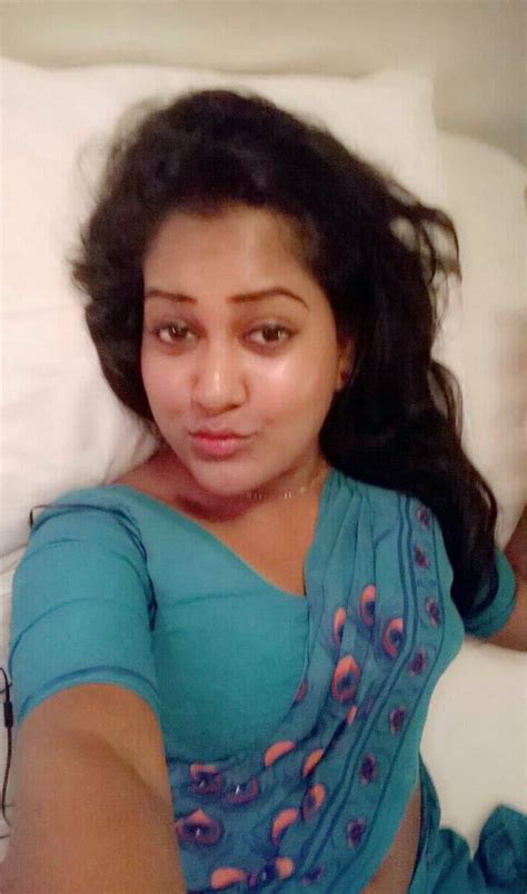Srilankan Angels On Twitter Hot Srilankan Airline Girl 100 Retweets For Her Boobs Selfie