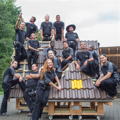 Dach (roof) +‎ decken (to cover). Dachdecker und Quereinsteiger (m/w/d) im Rixen Dach Team ...
