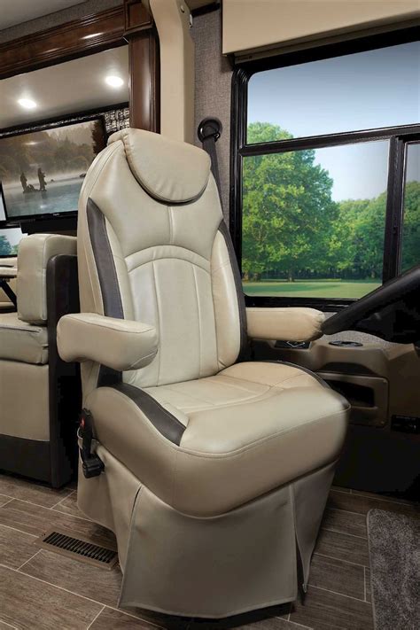 This luxurious community in labelle, florida boasts a motorcoach resort st. Palazzo Class A Diesel Motorhomes - Gallery | Thor Motor ...