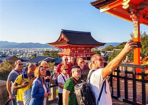 15 Mistakes Tourists Make When Visiting Tokyo for the First Time | LIVE