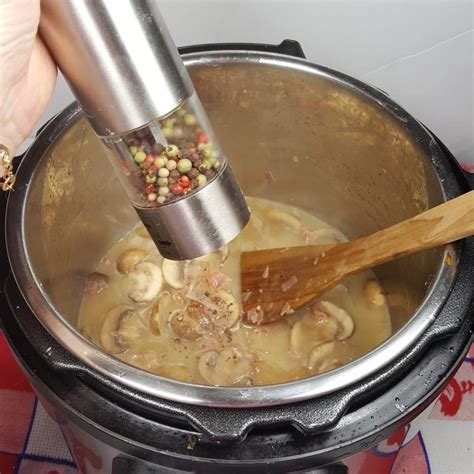 Pressure cooker chicken marsala what the forks for dinner pepper, sliced mushrooms, cornstarch, fresh parsley, cooking wine and 5 more pressure cooker chicken congee two sleevers Instant Pot Italian Chicken Marsala {Pressure Cooker ...
