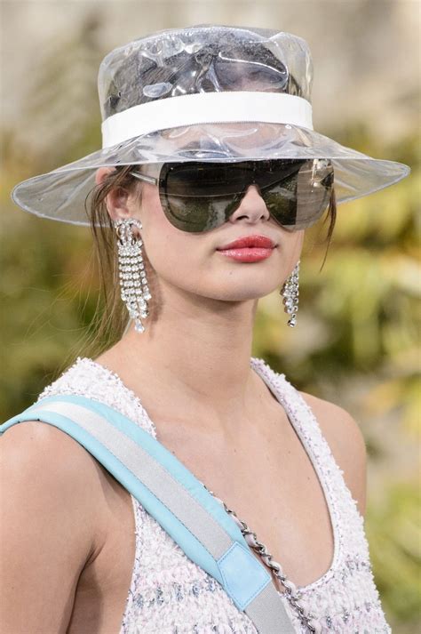 Taylor Hill Show Beauty Chanel Spring Spring Summer 2018 Fashion