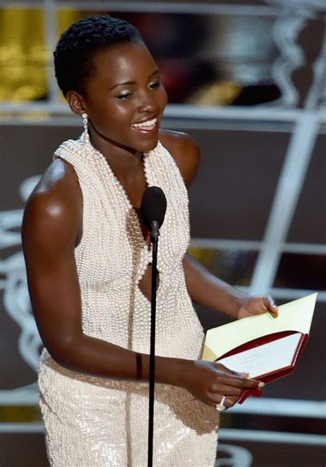 lupita nyong o s 150 000 pearl oscars dress stolen from her hotel room mirror online