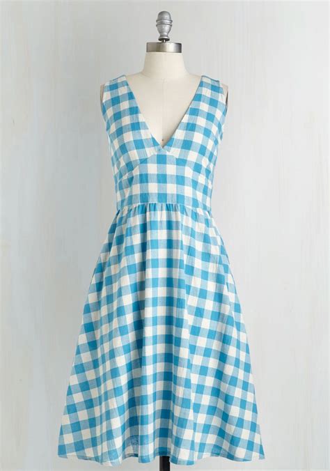 Pretty As A Picnic Dress In Gingham Mod Retro Vintage Dresses
