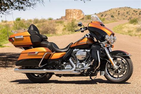 Amber Whiskey Vivid Black 2016 Touring Harley Davidson® Flhtkl