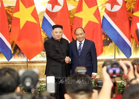 Nguyễn xuân phúc (sinh ngày 20 tháng 07 năm 1954) là một lãnh đạo đảng và nhà nước, chính trị gia việt nam. Thủ tướng Nguyễn Xuân Phúc hội kiến Chủ tịch Triều Tiên ...