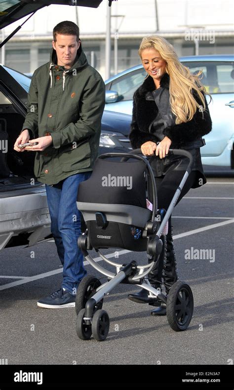 Chantelle Houghton Goes Shopping With Her Daughter Dolly And A Friend