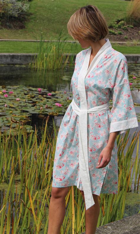 Ice Roses Short Kimono Dressing Gown By Verry Kerry
