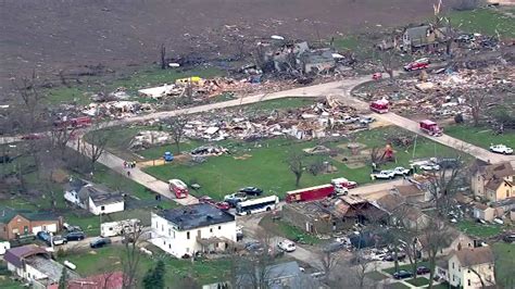 Photos Tornado Rips Through Illinois Town Causes Significant Damage