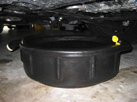 It produces better performance and increases engine life. Honda-Fit-Jazz-L15A7-i-VTEC-Engine-Oil-Change-Guide-009