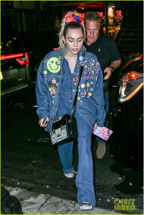 Miley Cyrus Does Double Denim After Snl Rehearsal Photo 3474037