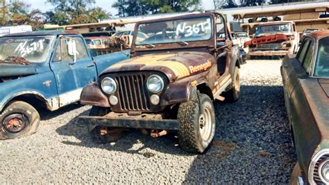 Tennessee Salvage Yard 7 Barn Finds