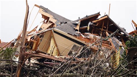 Tornado Outbreak Strikes Alabama Georgia At Least 5 Dead Abc7 Los