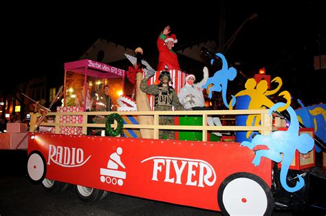 We provide giant inflatable helium parade balloons for clients parades all over the united states including major thanksgiving day parades, christmas holiday parades, and parades throughout the world. Local Fire Departments Shine at Huntington Holiday Parade (With images) | Christmas parade ...