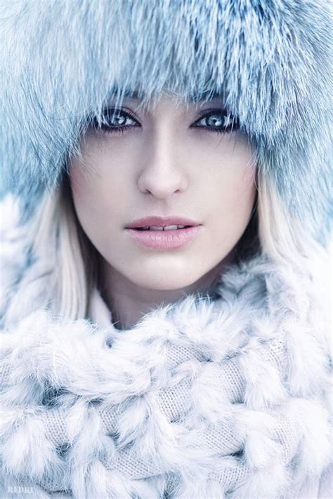 Nice 20 Awesome Outdoor Winter Portrait Photography Winter Portraits