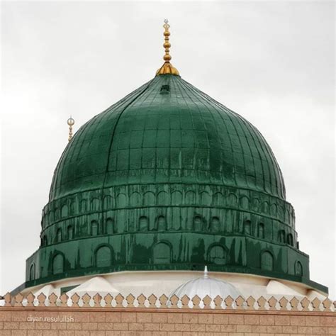 Most Amazing View Of Green Dome Of Masjid An Nabawi Madinah While It