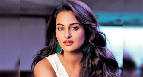 Sonakshi Sinha Sonakshi Sinha To Play A Grey Character In The Ittefaq Remake