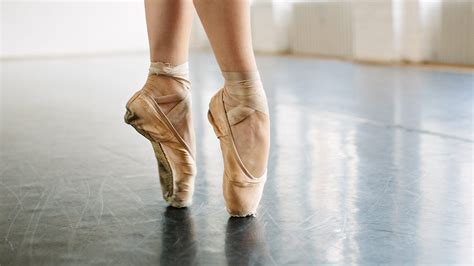 Ballerina Füße Verletzungsrisiken Behandlung Und Bleibender Schaden